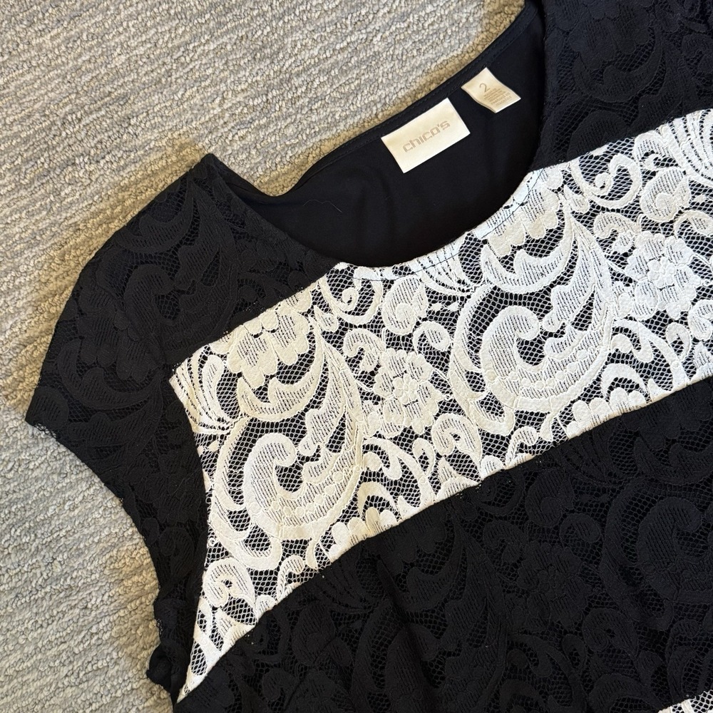 Chico's Size 2,/US Large, White‎ & Black Lace Lined Front Knit Back Cap Sleeve